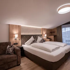 Alphotel Garni Salner Hotell