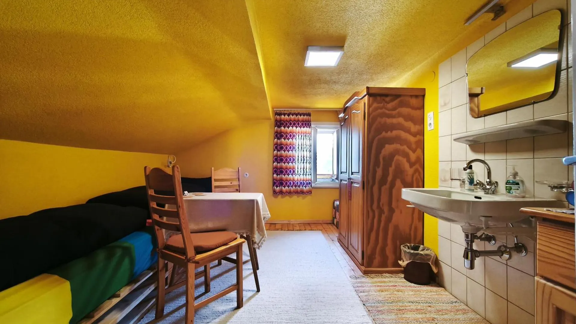 Sonnberg Bed and Breakfast Ischgl 0*,  Österrike